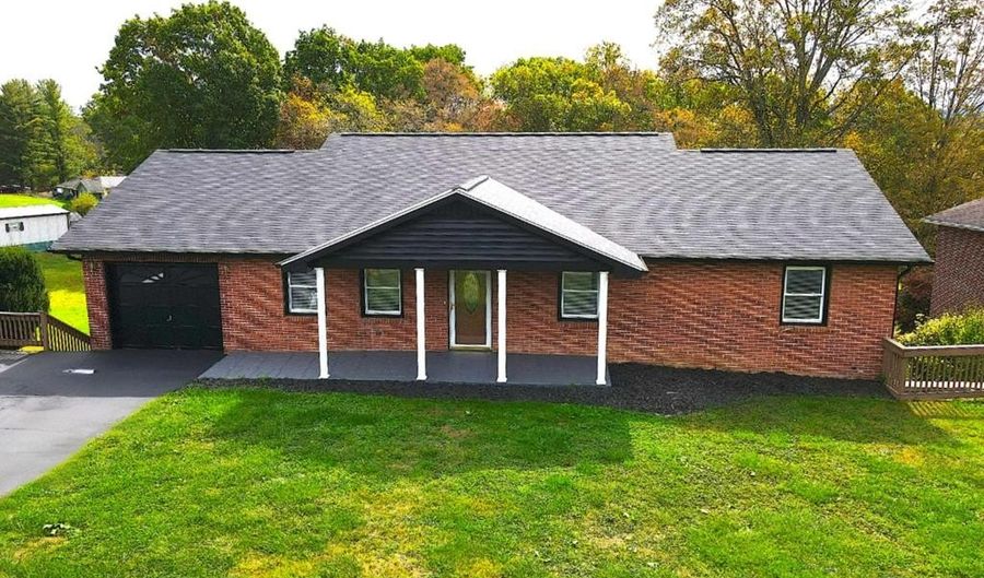 413 TANGLEWOOD Dr, Princeton, WV 24740 - 4 Beds, 3 Bath