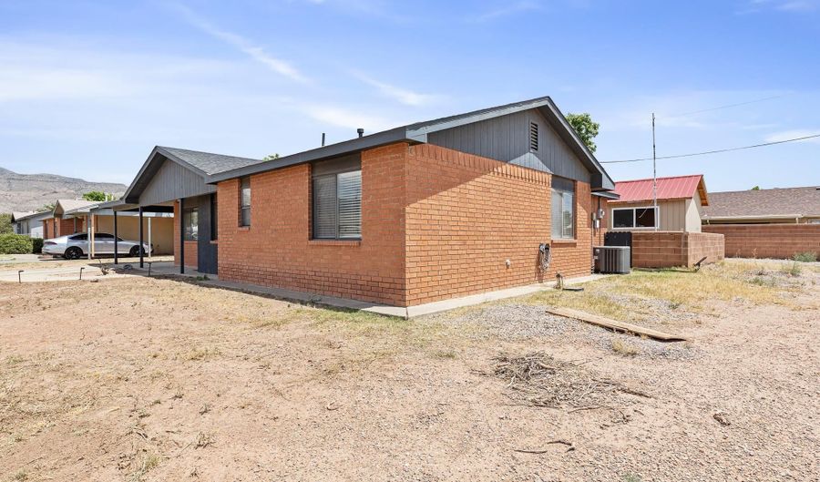 800 Azelia St, Alamogordo, NM 88310 - 4 Beds, 2 Bath