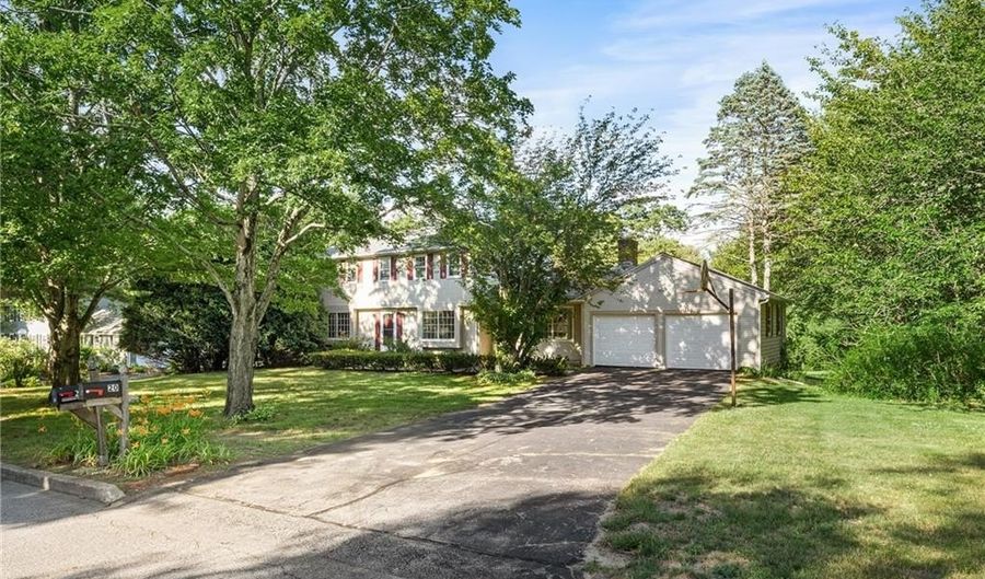 20 Adirondack Dr, East Greenwich, RI 02818 - 4 Beds, 3 Bath
