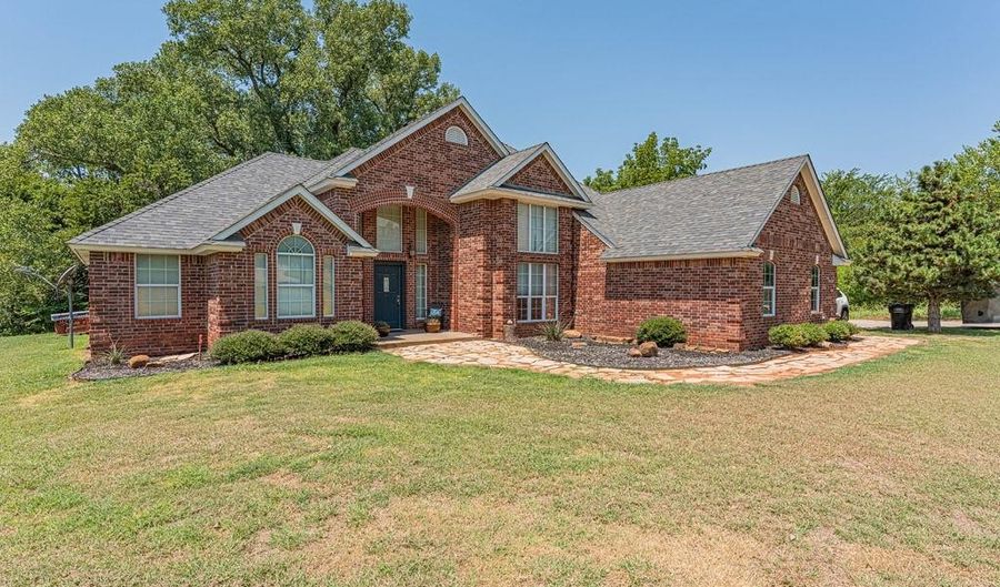2834 County Street 2791, Chickasha, OK 73018 - 3 Beds, 2 Bath