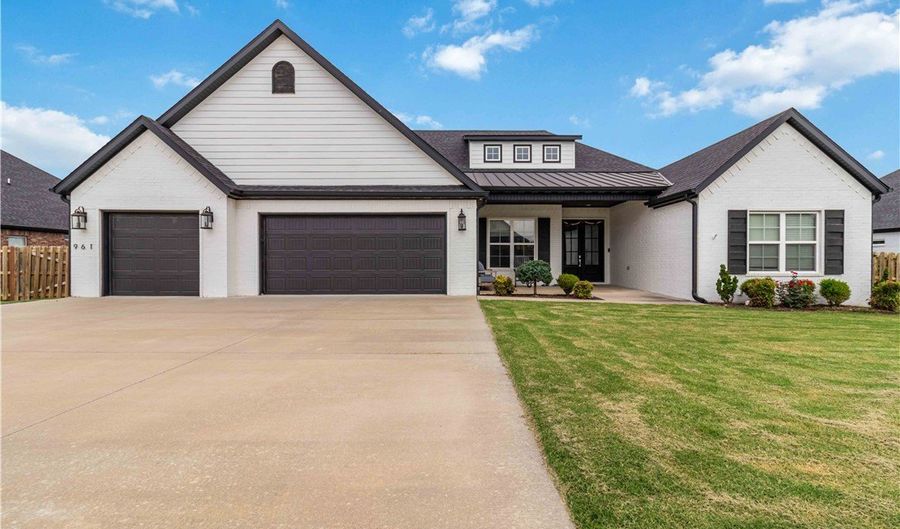 961 Osage View Dr, Bentonville, AR 72713 - 4 Beds, 3 Bath