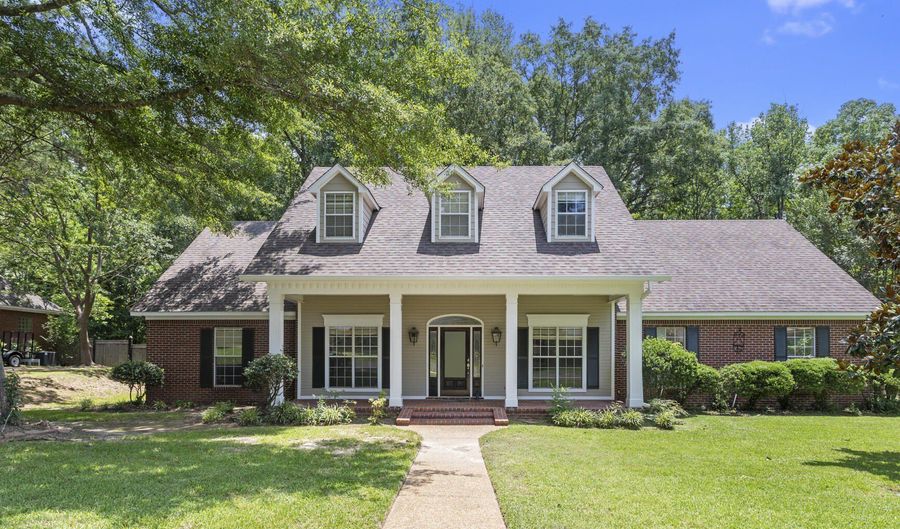 52 Eastgate Dr, Brandon, MS 39042 - 4 Beds, 3 Bath