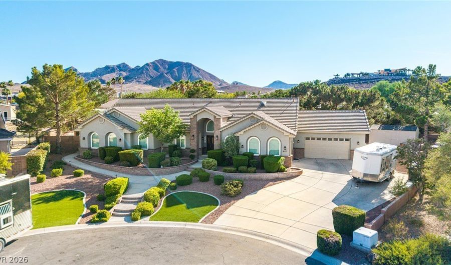 621 Lomprey Ave, Henderson, NV 89002 - 5 Beds, 5 Bath