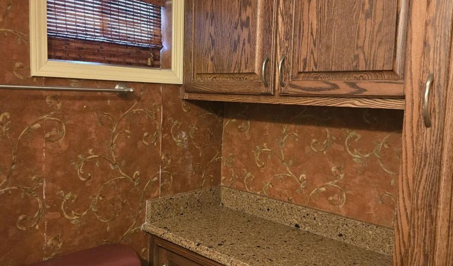 213 LUMBER St, Lincolnton, GA 30817 - 2 Beds, 2 Bath