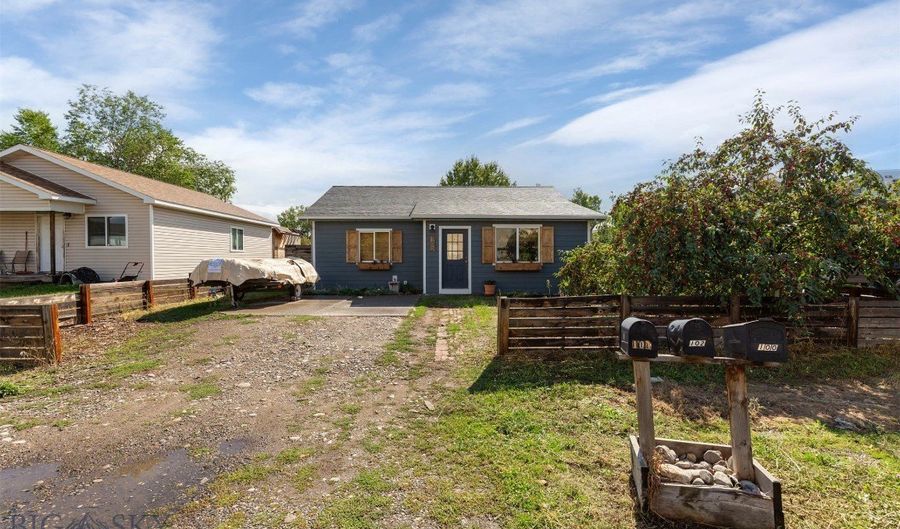 102 9th St, Belgrade, MT 59714 - 2 Beds, 1 Bath