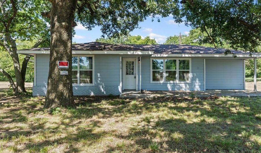 3713 N Cummings Dr, Alvarado, TX 76009 - 4 Beds, 2 Bath