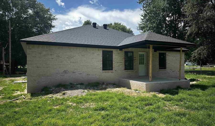 410 N Cedar St St, Beebe, AR 72012 - 3 Beds, 2 Bath