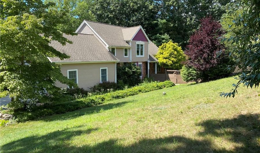 49 Kaya Ln, Mansfield Center, CT 06250 - 4 Beds, 5 Bath