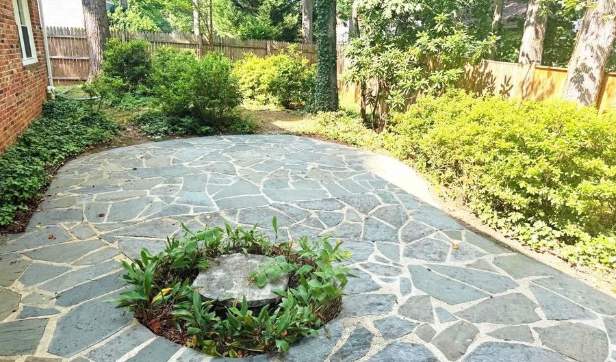 9303 FERNWOOD Rd, Bethesda, MD 20817 - 4 Beds, 3 Bath