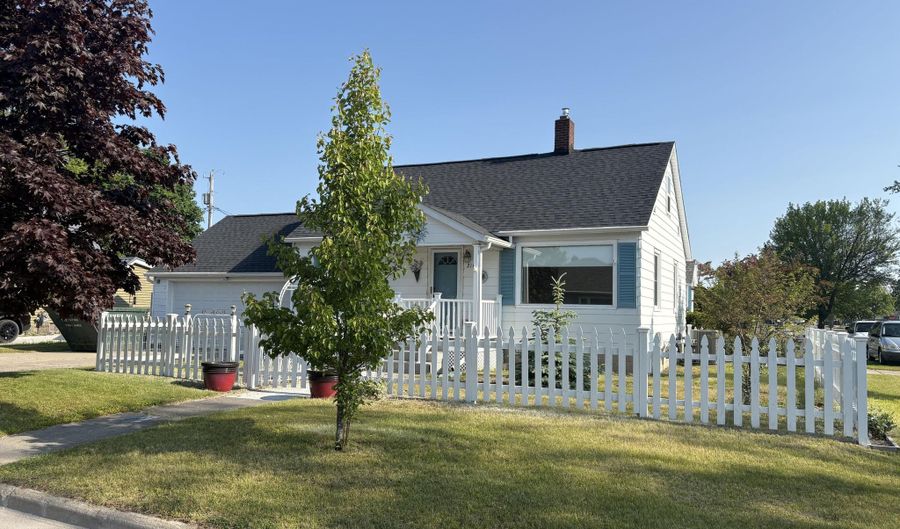 2109 S Fourth Ave, Alpena, MI 49707 - 3 Beds, 1 Bath
