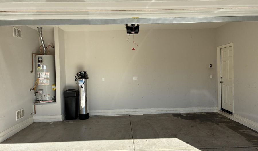 69 S 195TH Ln, Buckeye, AZ 85326 - 4 Beds, 3 Bath