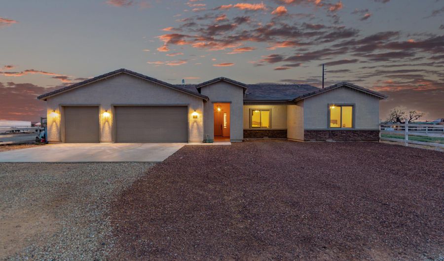 21037 W RUSTLER Rd, Buckeye, AZ 85326 - 4 Beds, 2 Bath