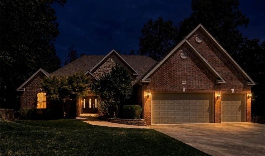 1303 NE Fairwinds Dr, Bentonville, AR 72712 - 4 Beds, 4 Bath
