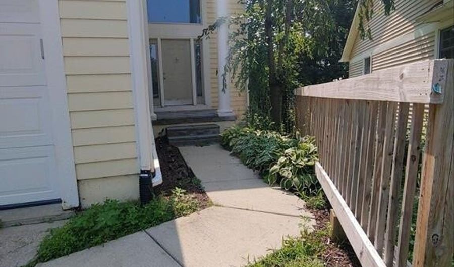 481 Village Oak Ct, Ann Arbor, MI 48103 - 3 Beds, 4 Bath