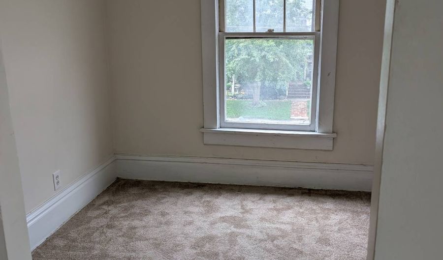 174 W Cambridge St, Alliance, OH 44601 - 2 Beds, 1 Bath
