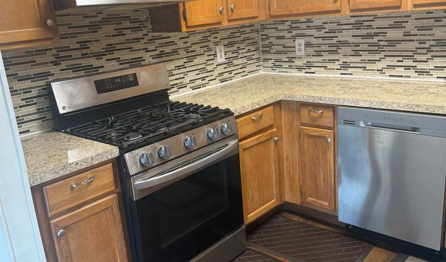 22 Oyster Bay Rd 22 D, Absecon, NJ 08201 - 2 Beds, 3 Bath