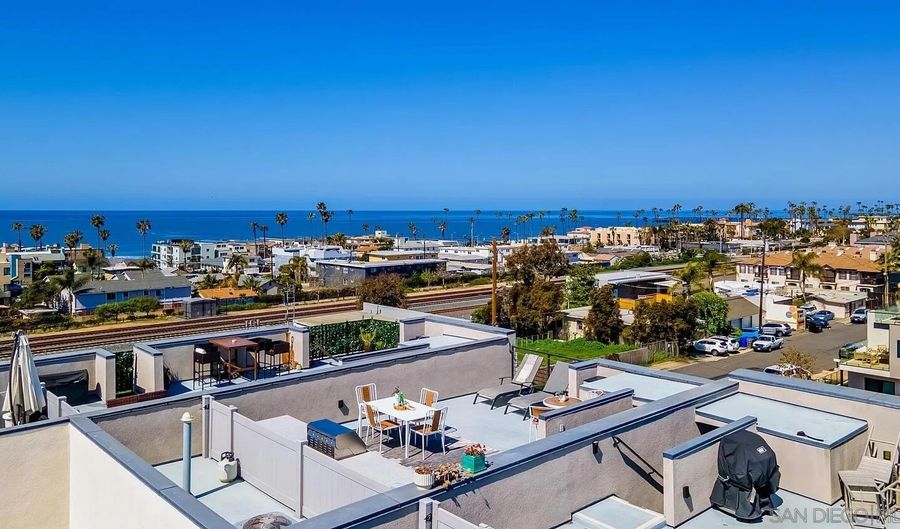 307 West St 103, Oceanside, CA 92054 - 2 Beds, 3 Bath