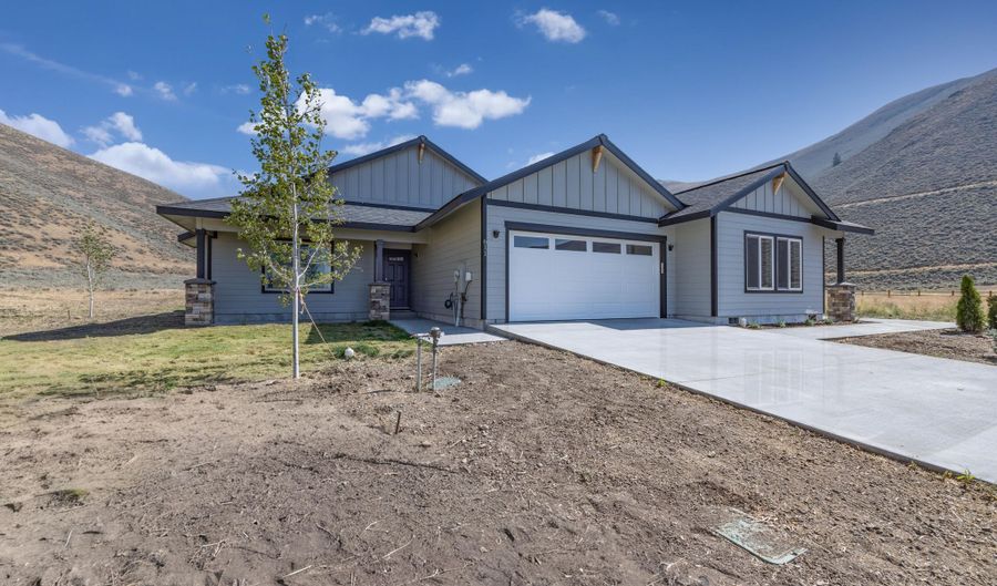 611 Rosewood Dr, Bellevue, ID 83313 - 4 Beds, 3 Bath