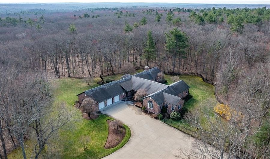 208 Tourtellot Hill Rd, Glocester, RI 02814 - 4 Beds, 5 Bath