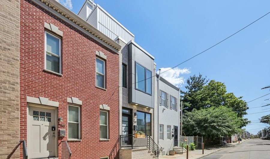 2117 FERNON St, Philadelphia, PA 19145 - 3 Beds, 3 Bath