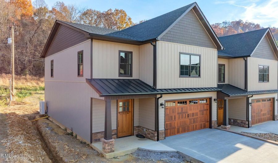 1036 Cummings St 1, Abingdon, VA 24211 - 3 Beds, 4 Bath