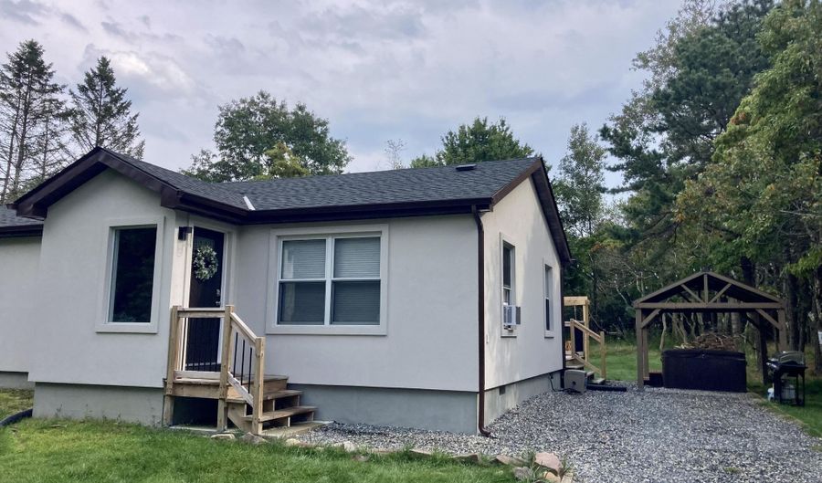 20 Lakeview Dr, Albrightsville, PA 18210 - 3 Beds, 2 Bath