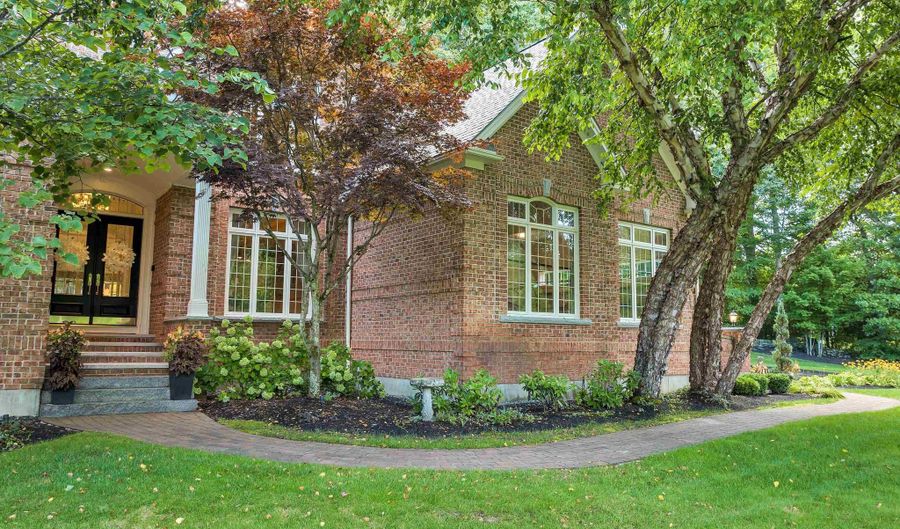 60 Riddle Dr, Bedford, NH 03110 - 4 Beds, 5 Bath