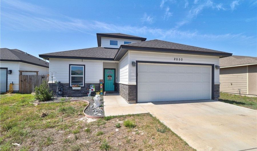 2050 Admiral Ln, Aransas Pass, TX 78336 - 4 Beds, 2 Bath