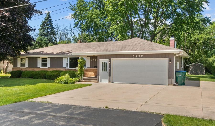 5730 W SANDRA Dr, Appleton, WI 54913 - 3 Beds, 2 Bath