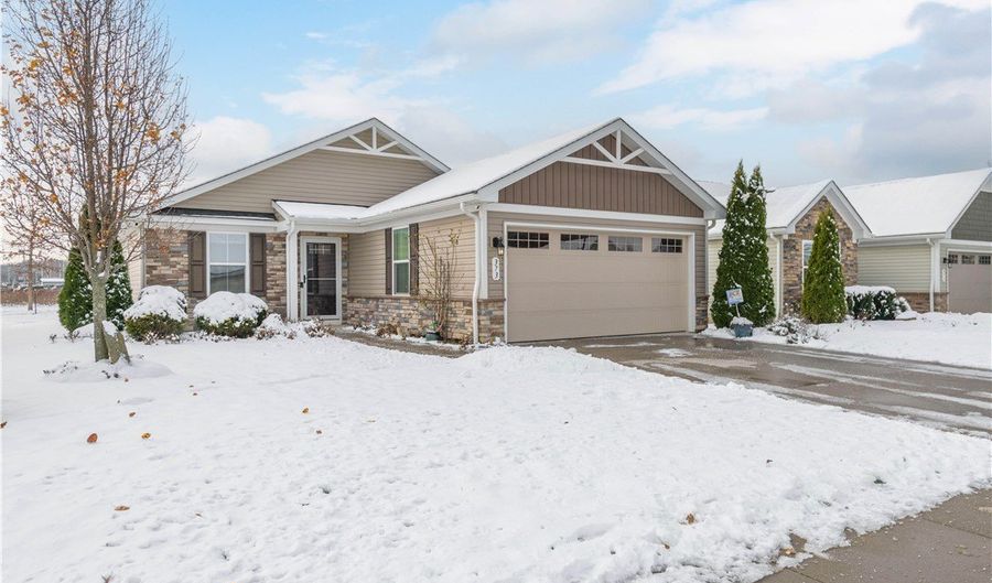 373 Pebble Creek Ct, Amherst, OH 44001 - 2 Beds, 2 Bath