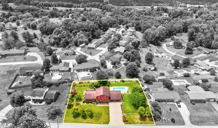 9333 Oak Hill Dr, Ashland, KY 41102 - 4 Beds, 3 Bath