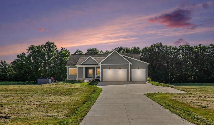 5095 Wiegand Ln, Almont, MI 48003 - 5 Beds, 3 Bath