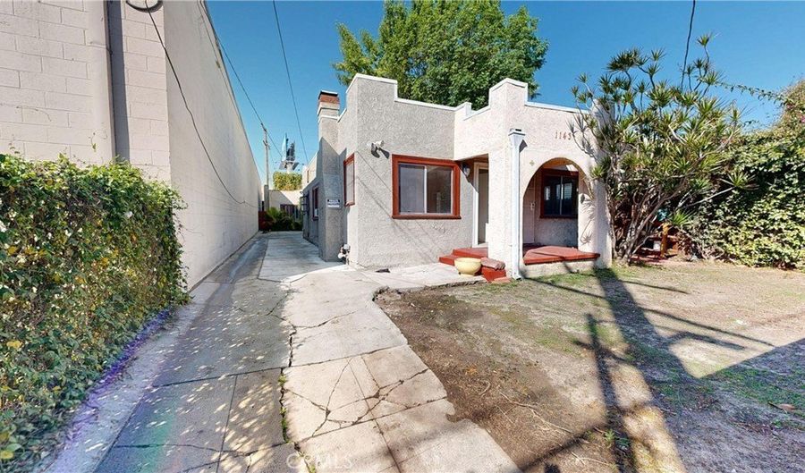 1143 N Sycamore Ave, Los Angeles, CA 90038 - 4 Beds, 2 Bath