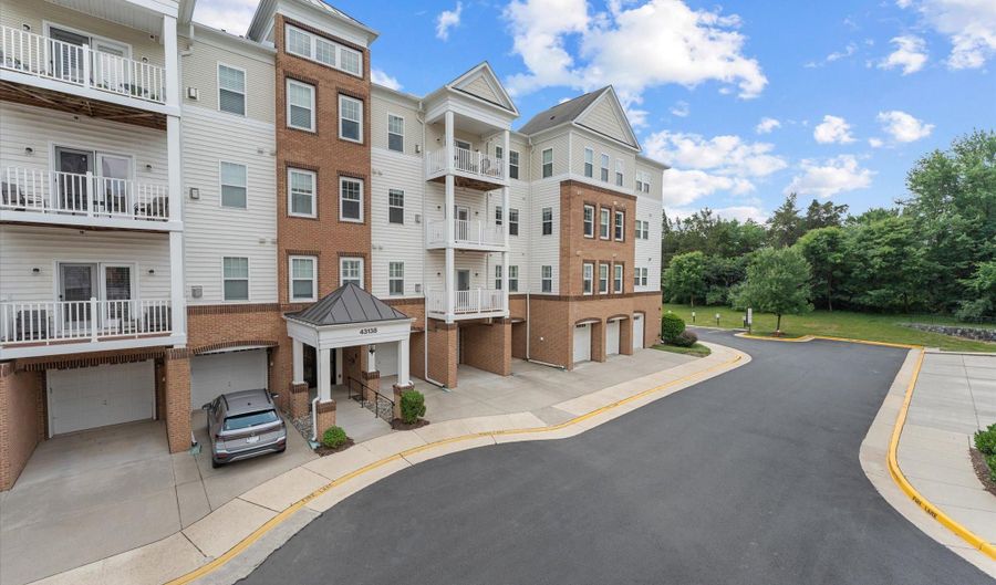 43138 STILLWATER Ter 305, Broadlands, VA 20148 - 3 Beds, 2 Bath