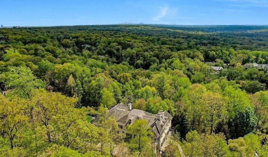 19 Autumn Ter, Alpine, NJ 07620 - 8 Beds, 10 Bath