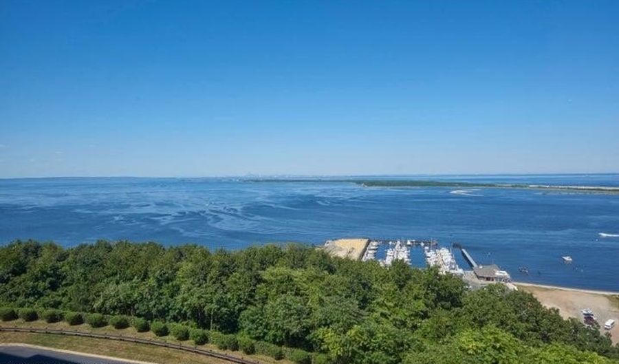 25 King James Ln, Atlantic Highlands, NJ 07716 - 1 Beds, 1 Bath