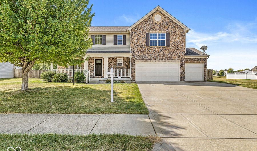 6851 Wilmot Ln, Avon, IN 46123 - 5 Beds, 4 Bath