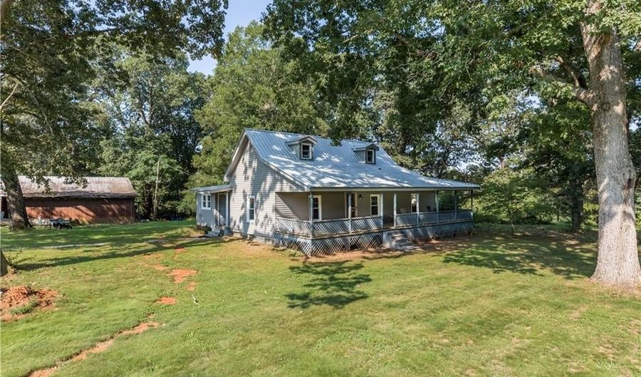 933 Alto Mud Creek Rd, Alto, GA 30510 - 3 Beds, 2 Bath