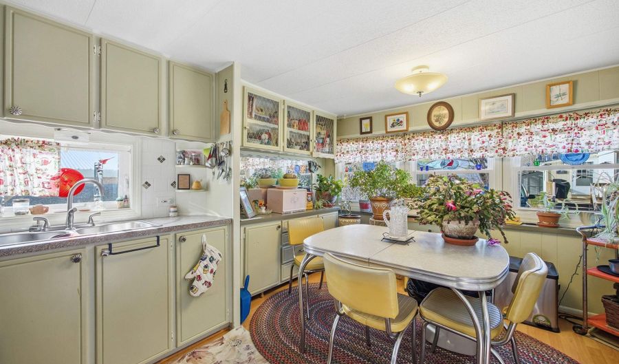 862 Mayhew Tpke 1, Bristol, NH 03222 - 2 Beds, 1 Bath