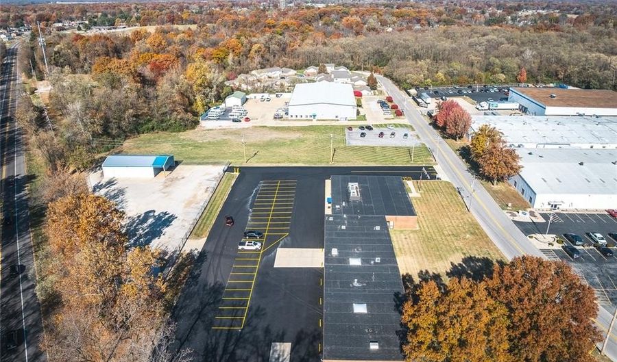4436 Industrial Dr, Godfrey, IL 62002 - 0 Beds, 0 Bath