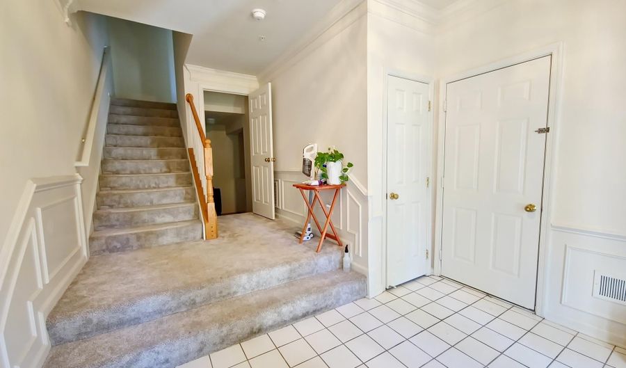 5310 BIRDS VIEW Ln 6, Alexandria, VA 22312 - 2 Beds, 3 Bath