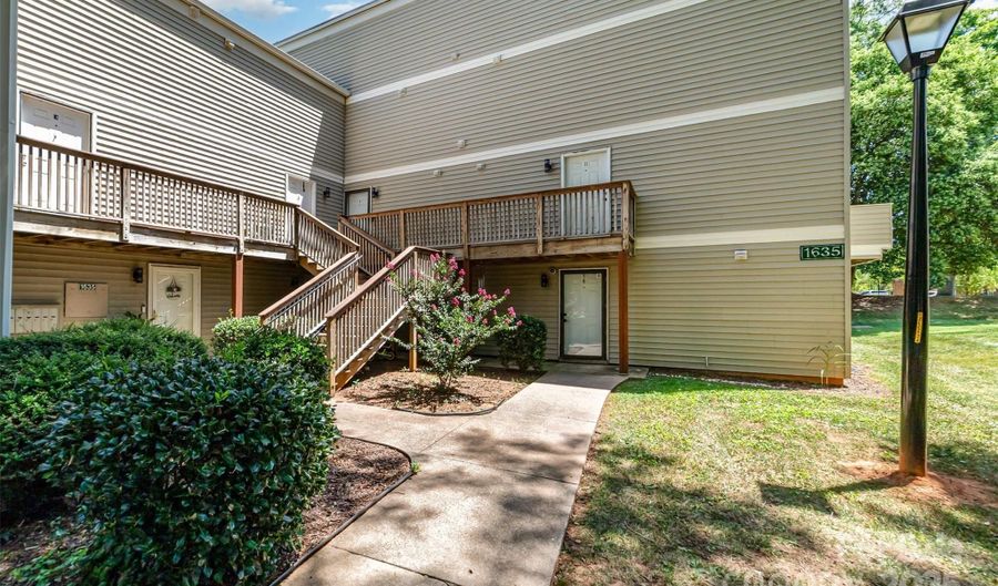 1635 Merry Oaks Rd C, Charlotte, NC 28205 - 1 Beds, 1 Bath
