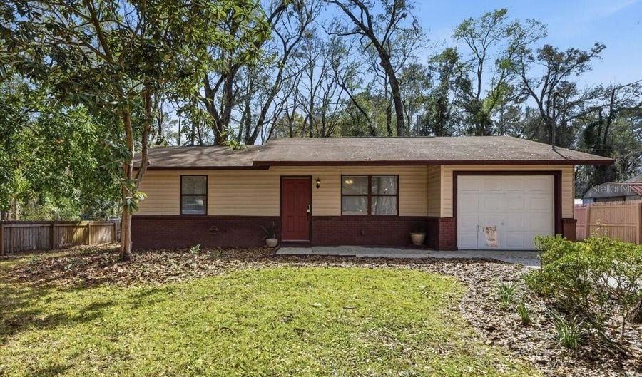 11907 NW 147TH Pl, Alachua, FL 32615 - 2 Beds, 1 Bath