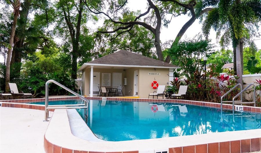 110 S PRIMROSE Dr, Orlando, FL 32803 - 2 Beds, 3 Bath