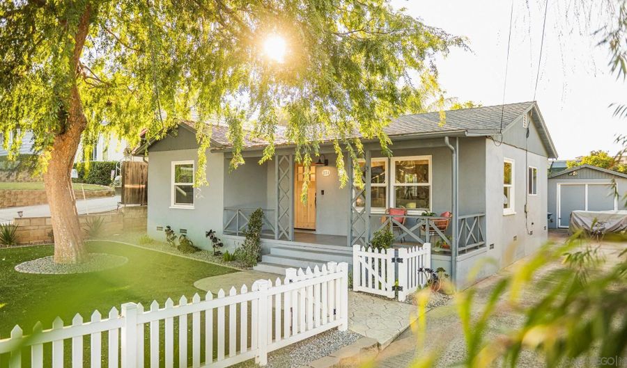 234 E 9Th, Escondido, CA 92025 - 2 Beds, 2 Bath