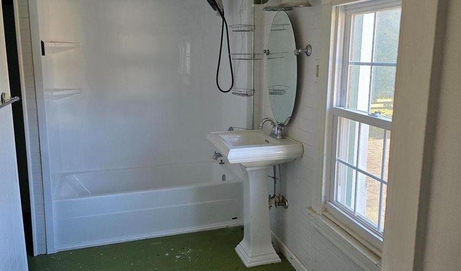 538 N BRADFORD St, Dover, DE 19904 - 3 Beds, 2 Bath