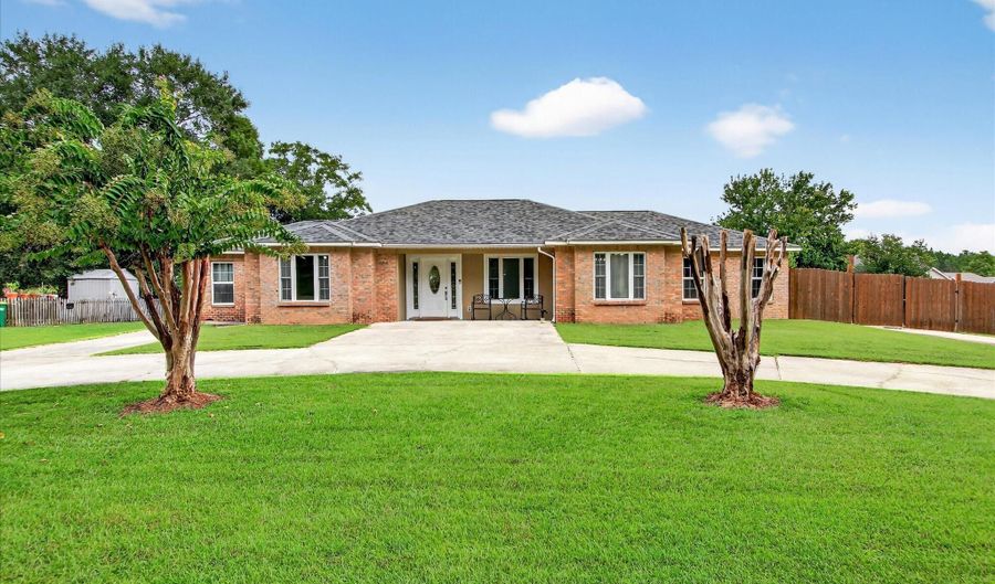 14916 Dismuke Dr, Biloxi, MS 39532 - 3 Beds, 2 Bath