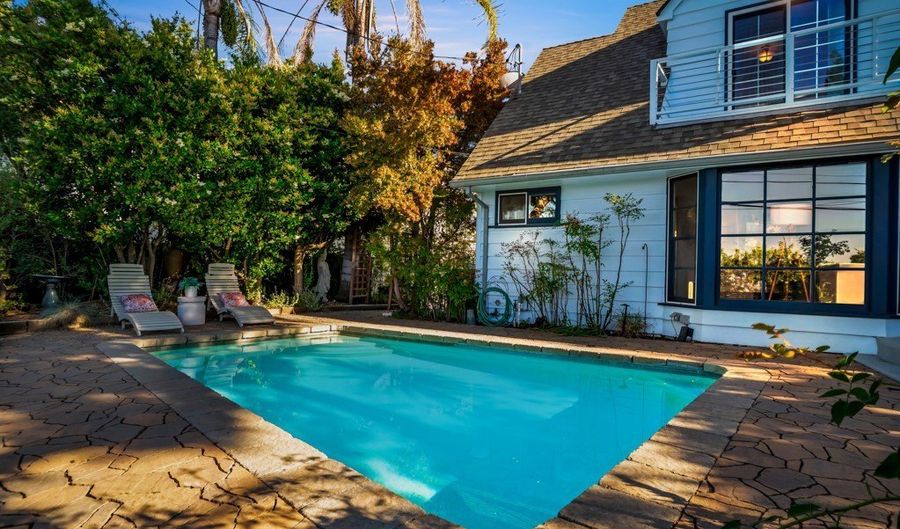 8615 Skyline Dr, Los Angeles, CA 90046 - 3 Beds, 3 Bath