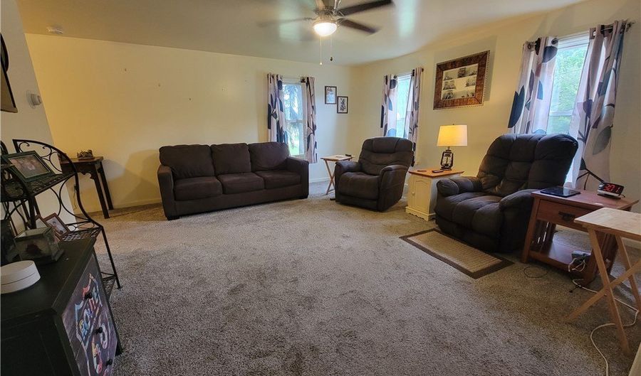 5958 Weaver Rd, Conneaut, OH 44030 - 2 Beds, 2 Bath