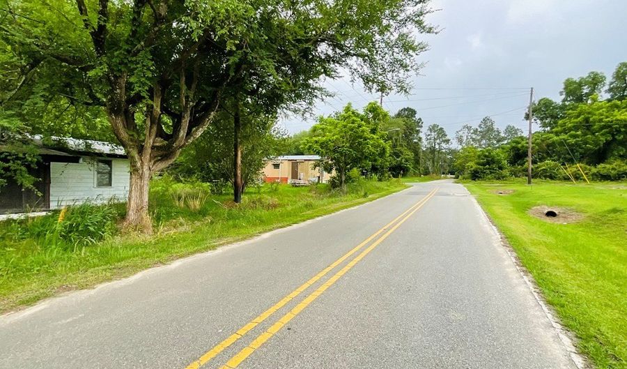 306 Bell St, Abbeville, GA 31001 - 3 Beds, 2 Bath